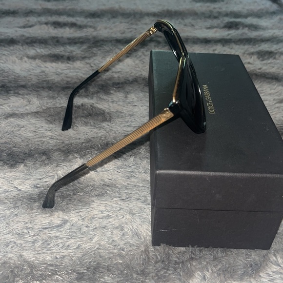 Dolce & Gabbana cat eye sunglasses! - Picture 3 of 6